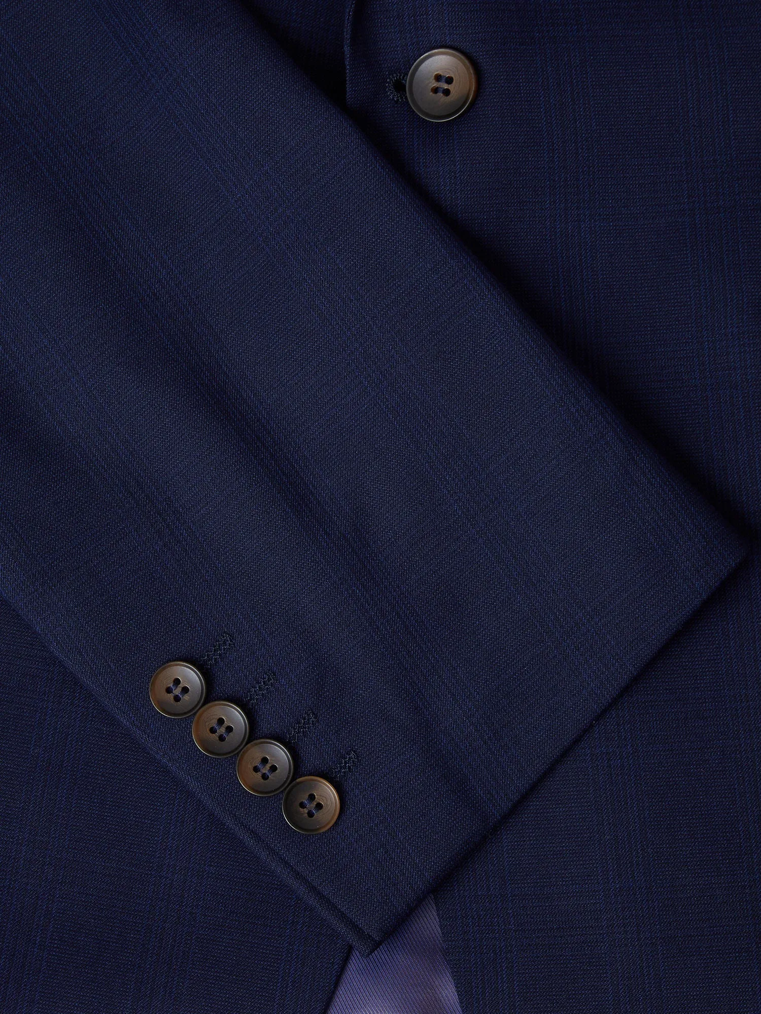 D & G Darwin Suit 23060 N K