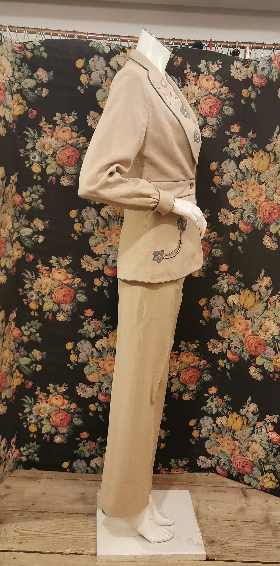 Janice Wainwright suit