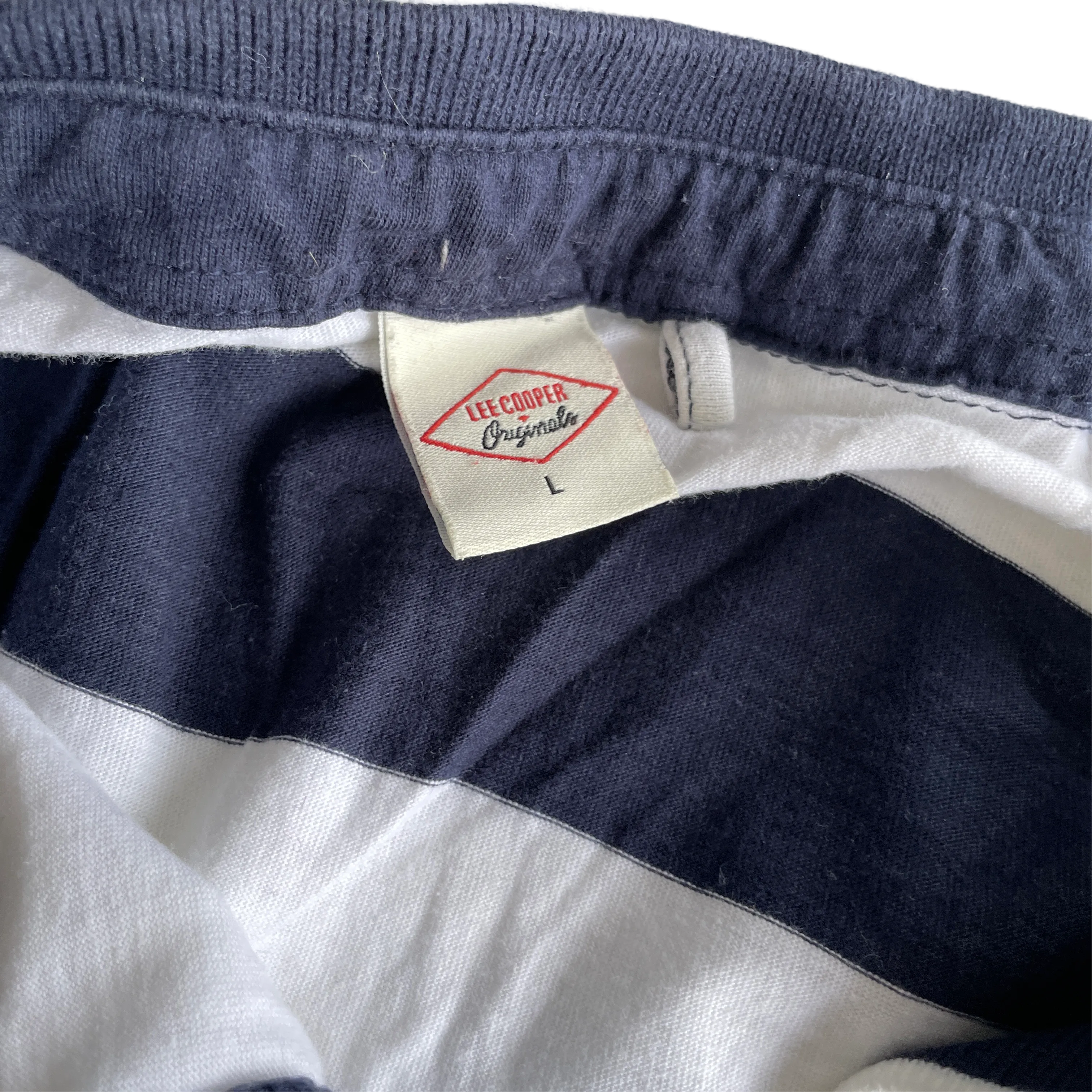 Lee Cooper White Casual Shirts Tops white and navy &nbsp;for Men IN L L29 W  20SKU 5228