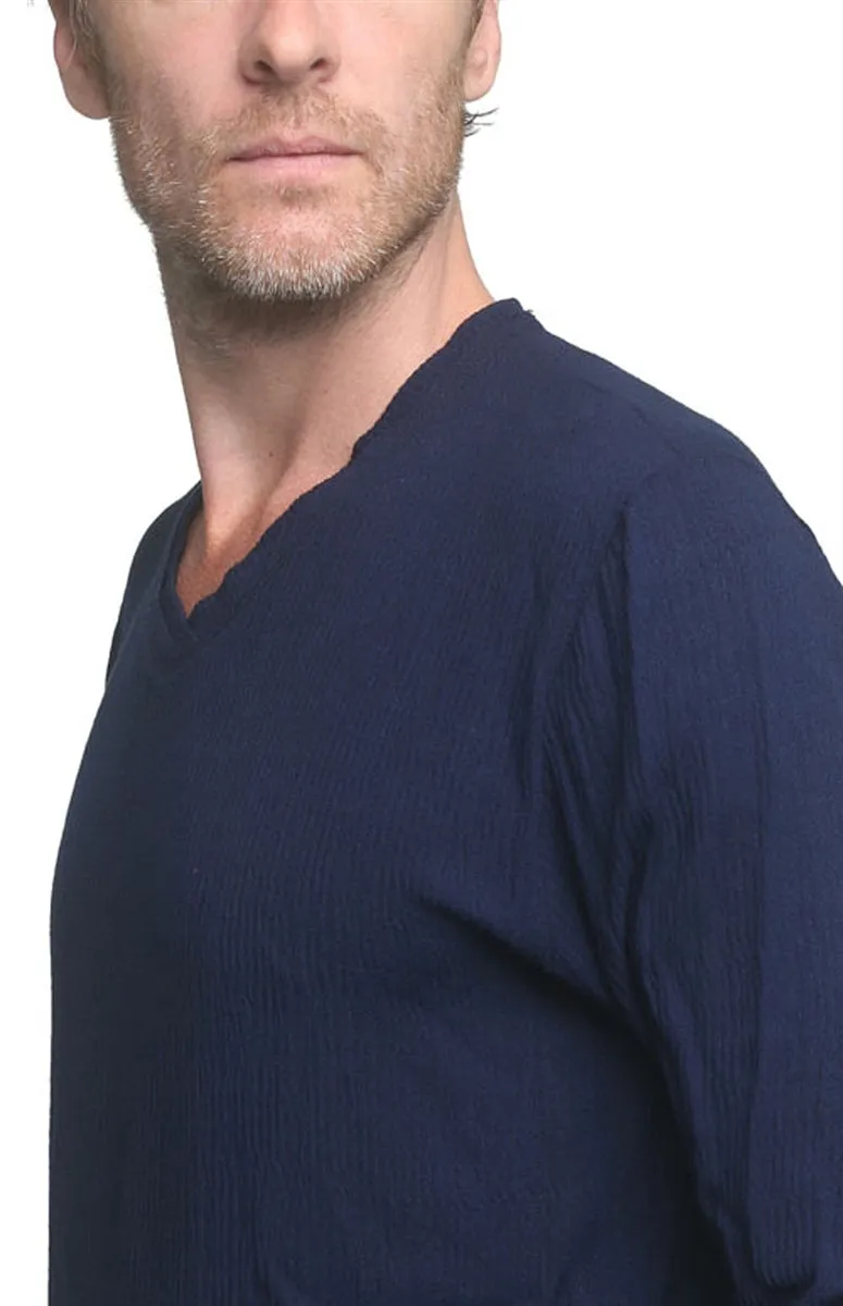 Men's Marcelo Pequeno - "AQUILA" Long Sleeved V-Neck Shirt in Navy