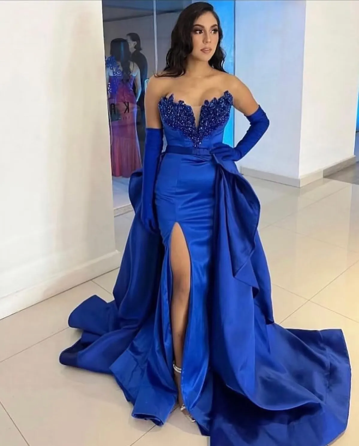 Strapless Ruffle V-Neck Mermaid Prom Dresses with Sequins Satin Long Evening Ball Gowns Side Slit Formal Dresses